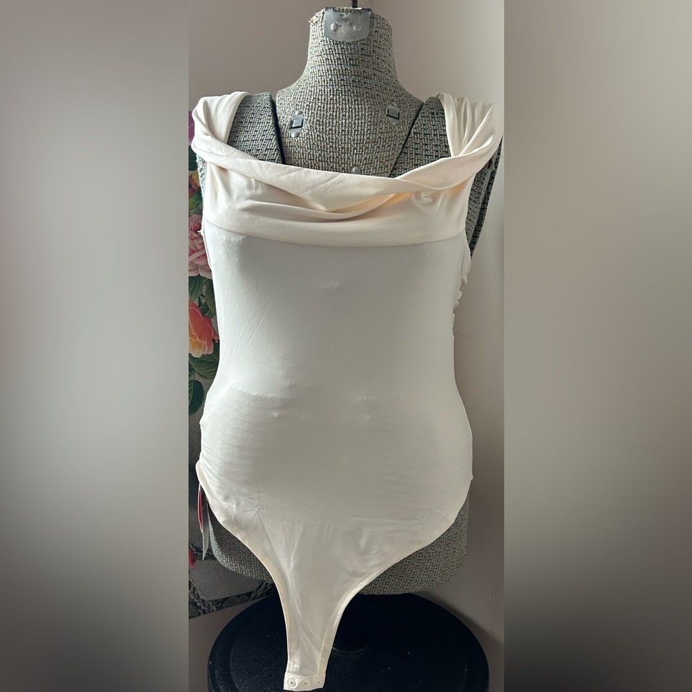 NWT CIDER OFF THE SHOULDER VERSATILE BODYSUIT XL Workhorse piece, offers options - Picture 11 of 12